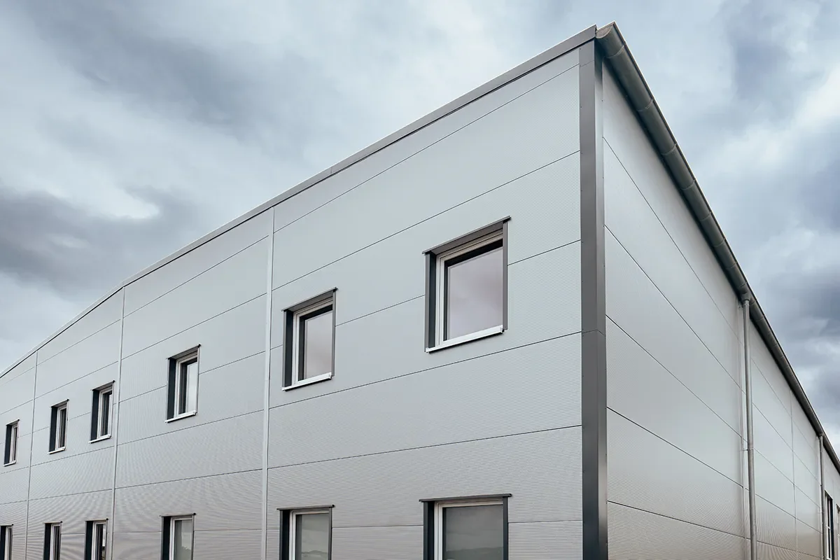 Referenz: Stahlhallenbau Willsau Metall-Haus – Fassade